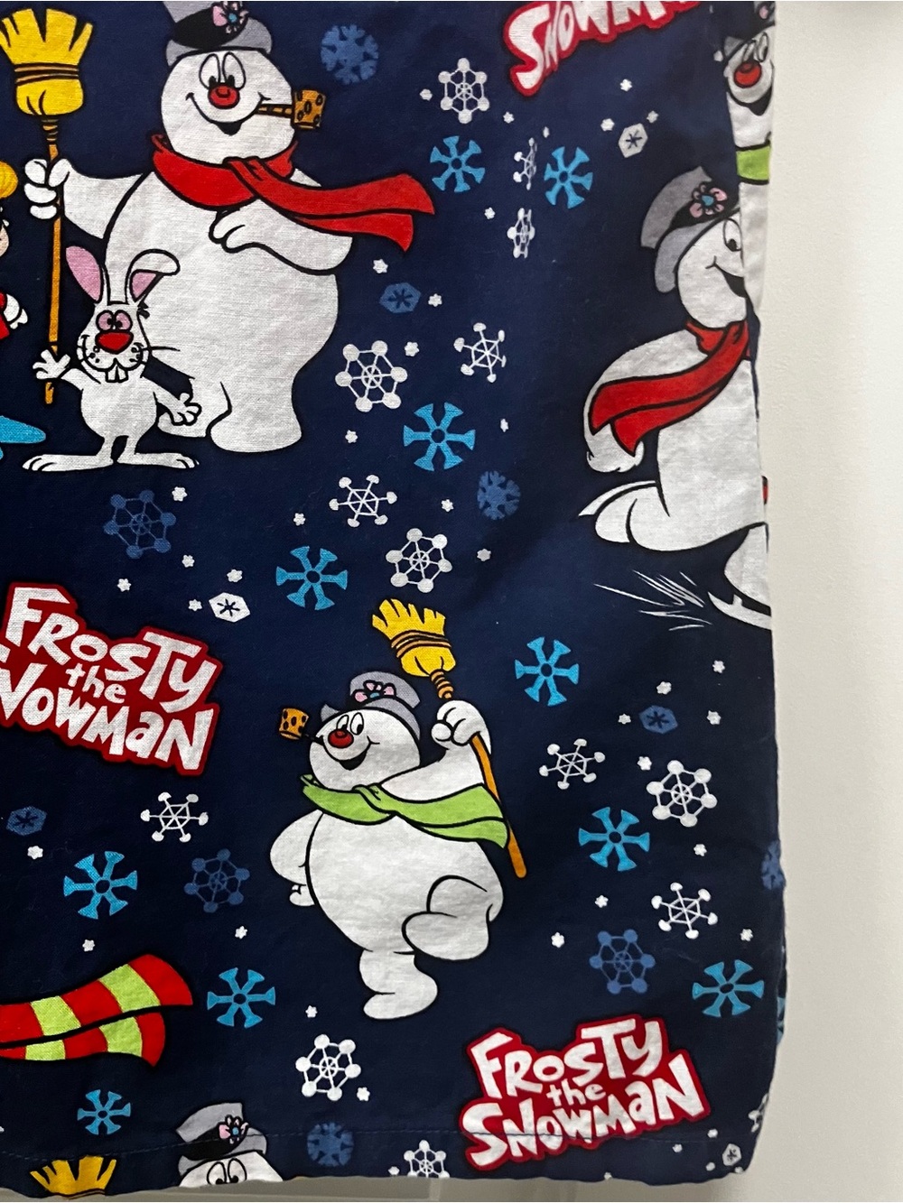 Frosty the Snowman V-Neck Medical Scrub Top Size M Navy Blue Christmas Holiday - Picture 13 of 16